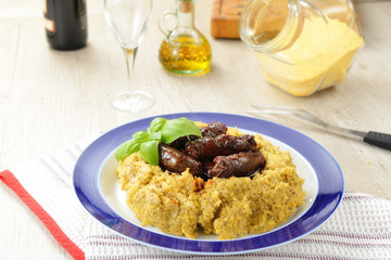 Salsiccia con polenta