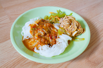 Thai rice vermicelli served with curry