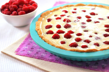 Cooking tart with raspberry