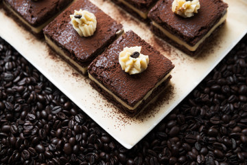 Kleine Kuchen mit Kaffeegeschmack