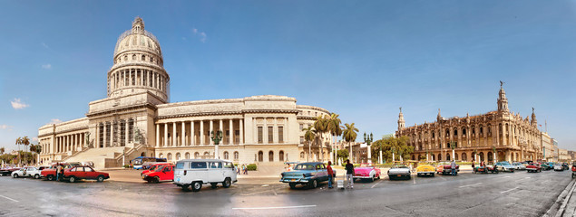 Vintage cars near the Capitol