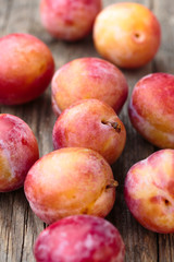 Red plums - susine