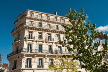 Fototapeta na wymiar immeuble à Dijon