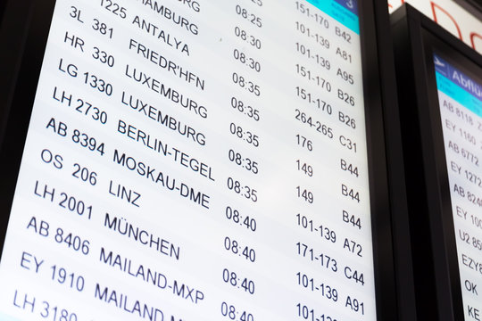 Timeboard in the modern airport