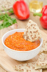 roasted pepper dip with almonds, garlic and whole grain bread
