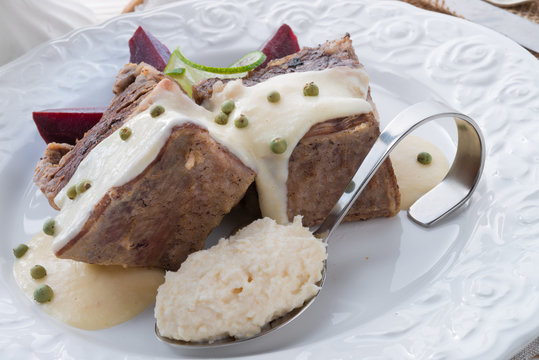 Beef with beetroot and horseradish sauce