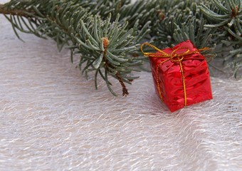 Weihnachtsmotiv mit Tannengrün und Textfreiraum