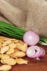Delicious crackers with onions