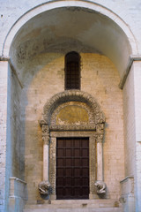 Fototapeta na wymiar Lemon Portal. St. Bazylika Nicholas. Bari. Apulia.