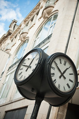 horloge rue de la libert&eacute; &agrave; Dijon