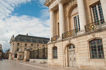 Obraz premium Hôtel de ville place de la libération à Dijon