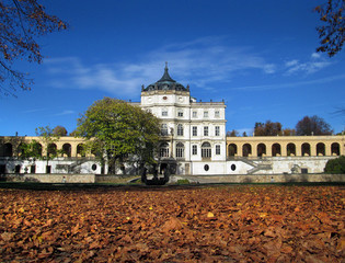 Ploskovice palace in the autumn garden