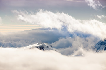 Cime delle Dolomiti tra le nuvole