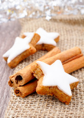 Zimtsterne - Cinnamon biscuits