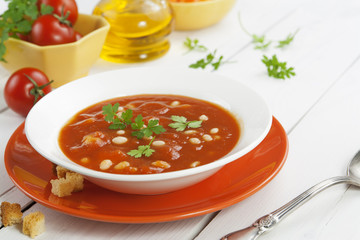 Tomato soup with white beans