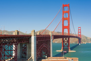 Golden Gate Bridge in a sunny day