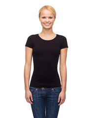 woman in blank black t-shirt
