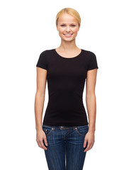 Fototapeta premium woman in blank black t-shirt