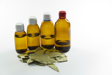 ilaç şişeleri ve defne yaprakları