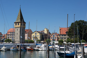 Fototapeta na wymiar Port w Lindau nad Jeziorem Bodeńskim