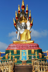 Obraz premium Buddha image on blue sky