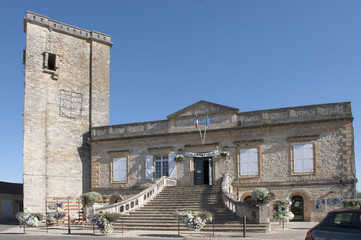 Fototapeta premium Lot Puy l'Evêque mairie