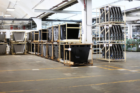 Gro&szlig;e Halle in der Fabrik