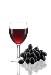 Composition of grapes and red wine.