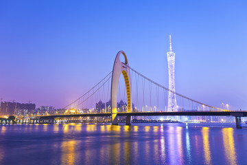Fototapeta na wymiar Guangzhou bridge at night in China