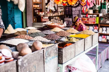 Papier Peint photo autocollant Inde Indian Marketstall selling ingredients