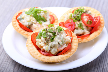 salad into tartlet