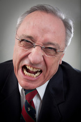 Aggressiver Mann