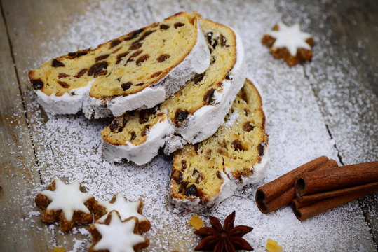 &amp;quot;Weihnachtsstollen Images – Browse 1,537 Stock Photos, Vectors, and ...