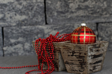Rote Weihnachtskugel