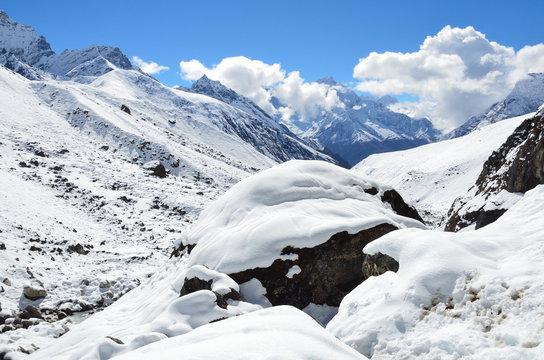 Непал, Гималаи, горный пейзаж на высоте 4500 над уровнем моря