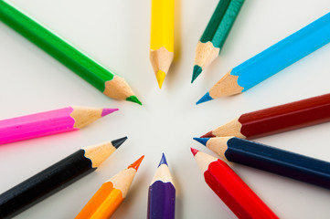 Naklejka premium Color pencils on white background