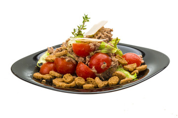 Salad with tuna and tomato