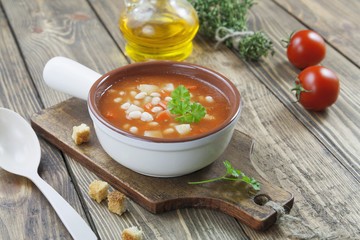 Tomato soup with white beans