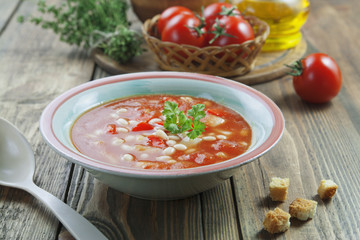 Tomato soup with white beans