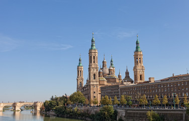 Fototapeta premium Basilica Del Pilar in Zaragoza , Spain