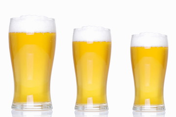 Boccali di birra chiara