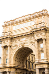 Fototapeta na wymiar Arch in Florence