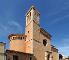 Fototapeta na wymiar L'église Saint-Michel de Calonge à Santanyí à Majorque