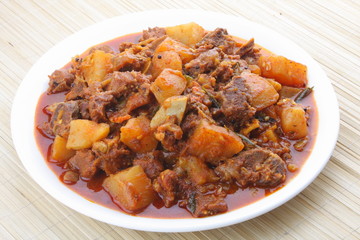 ndian meat curry with potatos
