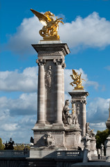 Fototapeta na wymiar Most Aleksandra III detaliczna w Paryżu