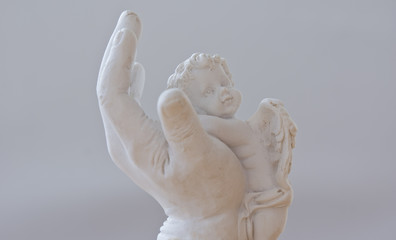 Engel in der Hand