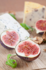 Figs, cheese and nuts