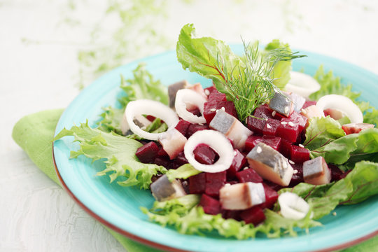 beetroot salad with herring