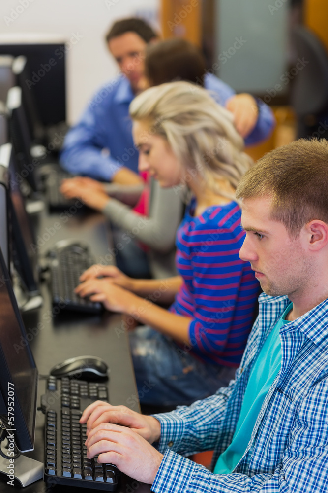 Aufkleber Students using computers in the computer room