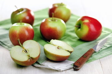 Apples on a kitchen towel